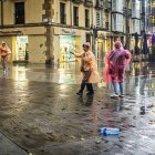 La tormenta dejó inundados ciertos puntos de la ciudad