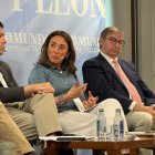 La consejera de Agricultura, Ganadería y Desarrollo Rural, María González Corral, en el Club de Prensa de El Mundo de Castilla y León.