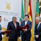 (I a D) El consejero de Presidencia, Luis Miguel González Gago; presidente de la CCRD Norte Antonio Cunha; el presidente de la Junta, Alfonso Fernández Mañueco, y vicepresidente de la CCDR Norte Jorge Sobrado en la V Sesión Plenaria de la Comunidad de Trabajo Castilla y León-Norte de Portugal.