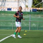 Alain García durante un calentamiento previo a un partido con el equipo de Sanlúcar de Barrameda.