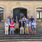 Benito Serrano, junto a los representantes de las asociaciones.