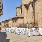 También han homenajeado a Monseñor López Llorente.