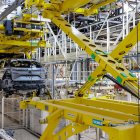 Archivo - Proceso se producción del nuevo Renault Asutral en la factoria de Villamuriel (Palencia).