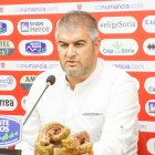 Álex Huerta en la comparecencia de prensa para presentar a Néstor y Dani García.