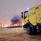 Fuego técnico en uno de los grandes incendios forestales en Castilla y León.
