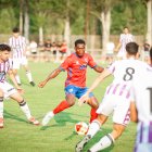 Un momento del encuentro entre el CD Numancia y el Valladolid Promesas.