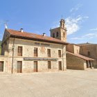 El Consistorio pinariego licita el arrendamiento del hostal San Martín.