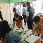 Recogida de firmas en El Collado.