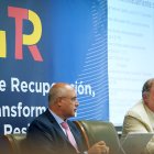 El delegado Territorial de la Agencia Estatal de Meteorología (Aemet) en Castilla y León, Manuel Mora, acompañado del subdelegado del Gobierno en Valladolid, Jacinto Canales, hace un resumen climático del verano, un balance del año hidrológico y la predicción estacional para el otoño.