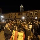 Manifestantes taurinos en la noche del Toro Jubilo el año pasado tras su suspensión.
