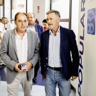 El presidente del PP de Soria, Benito Serrano y el secretario general del PPCyL, Francisco Vázquez.