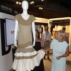 La consejera de Industria, Comercio y Empleo, Leticia García, visita el expositor de Castilla y León en la Mercedes-Benz Fashion Week.