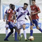 Acción de juego en el partido entre el Bergantiños y el Numancia.