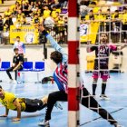 Los amarillos logran su primera victoria