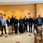 Abilio Martínez Varea, junto a parte de la delegación soriana que asistió a su nombramiento.
