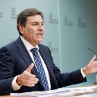 El consejero de Economía y Hacienda y portavoz, Carlos Fernández Carriedo, comparece en rueda de prensa posterior al Consejo de Gobierno.