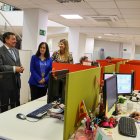 El consejero de la Presidencia, Luis Miguel González Gago, durante su visita a las instalaciones del 012.