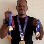 Pineda, con sus trofeos.