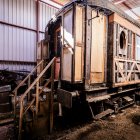 El exterior del vagón está completamente deteriorado en espera de una restauración.