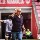 Contundente victoria de los rojillos para coger aire