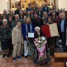 La centenaria acompañada de familiares en el homenaje.