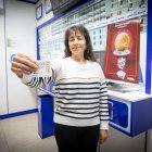 Nieves García, con un número terminado en 25.