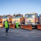 Los quitanieves preparados ayer en la Variante Norte.
