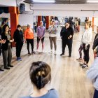 Participantes en el taller de Golmayo junto al instructor y Laura Prieto.