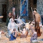 Figuras artesanales, ambientación rural y mucho detalle convierten a cada belén en una muestra del esfuerzo colectivo de los vecinos