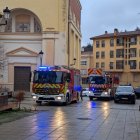 Los servicios de emergencia junto al colegio.