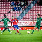 Néstor veía la quinta tarjeta amarilla ante el Langreo y se perderá el partido en Ourense.