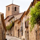 Las calles de este pueblo soriano parecen sacadas de otro siglo: piedra, silencio y una arquitectura que resiste al tiempo.