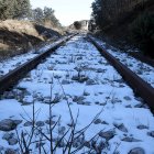 Vía de tren abandonada