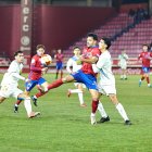 Dos errores defensivos condenan al equipo rojillo.
