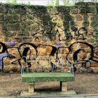 Pinturas en un tramo de la muralla.