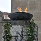 Pebetero de Numancia con la llama eterna.