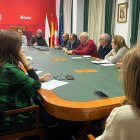 Reunión del Ayuntamiento con colectivos sanitarios para abordar el futuro del Virgen del Mirón.