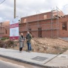 Yolanda de Gregorio y Enrique Rubio visitan las obras en Berlanga de Duero.