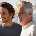 El Club de los 60 permite que adultos jóvenes acompañen a sus padres o familiares mayores en los viajes, fomentando la conexión entre generaciones