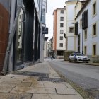 La Policía Municipal observa los daños en el lugar de los hechos.