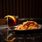 Las almitas de Soria, finas y crujientes, se han convertido en el aperitivo viral perfecto para acompañar un vermut en los bares más modernos.