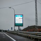 Indicador de prohibición camiones en las cercanías de la capital.