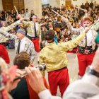 La tradición de Casarejos a golpe de palo y jotas.