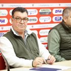 Patricio de Pedro en la comparecencia de prensa junto con el director deportivo Álex Huerta.