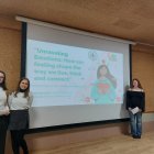 Los alumnos de la undécima promoción de Bachillerato de Investigación y Excelencia en Idiomas del instituto Virgen del Espino de Soria presentan sus investigaciones.
