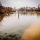 Las zonas aledañas al cauce permanecen bajo el agua
