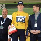 Iván Romeo con el jersey de líder de la Vuelta a Andalucía