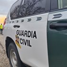 Vehículo de la Guardia Civil de Soria vigilando en una carretera.