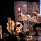Puesta en escena de la obra de Teatro Defondo
