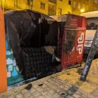 Contenedor quemado esta noche en el barrio del Calaverón.